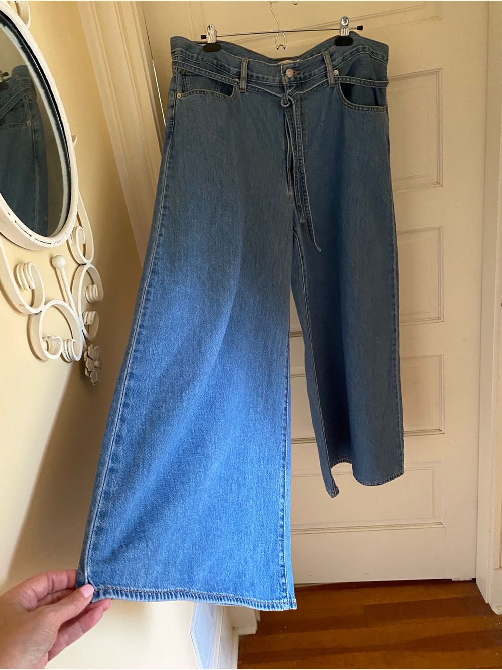 Levi’s Premium XL Superwide Leg Medium Wash Jean with Tie Waist Size 33 - Picture 12 of 16